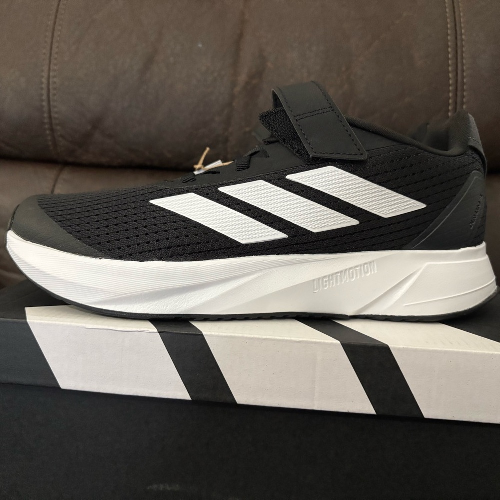Adidas duramo sl el Black and White Sneakers brand new 5.5 youth or 6.5 women’s